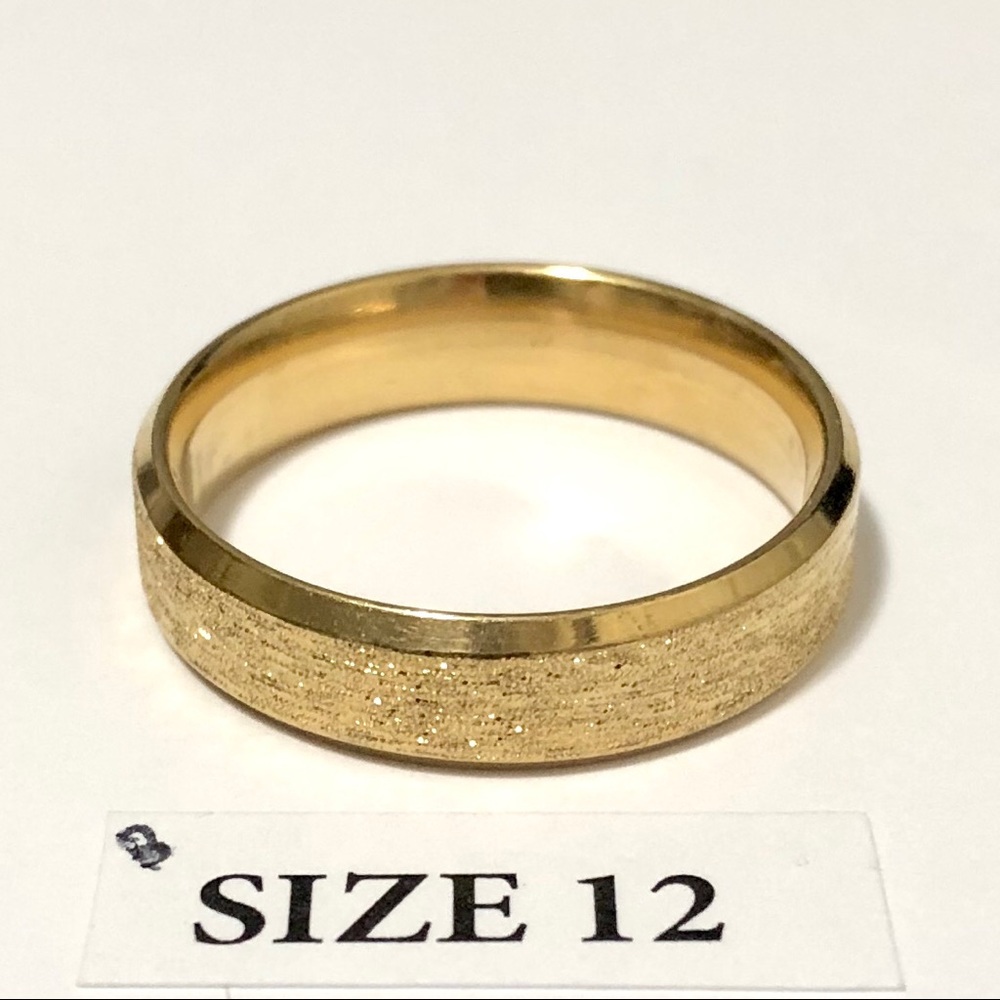 Men’s / Women’s Frosted Gold Tone Ring, Size 12